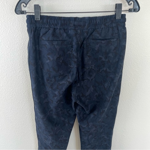 Athleta Farallon Jogger Pants Blue Stratum Camo Activewear Casual Women’s 2 - Picture 7 of 10